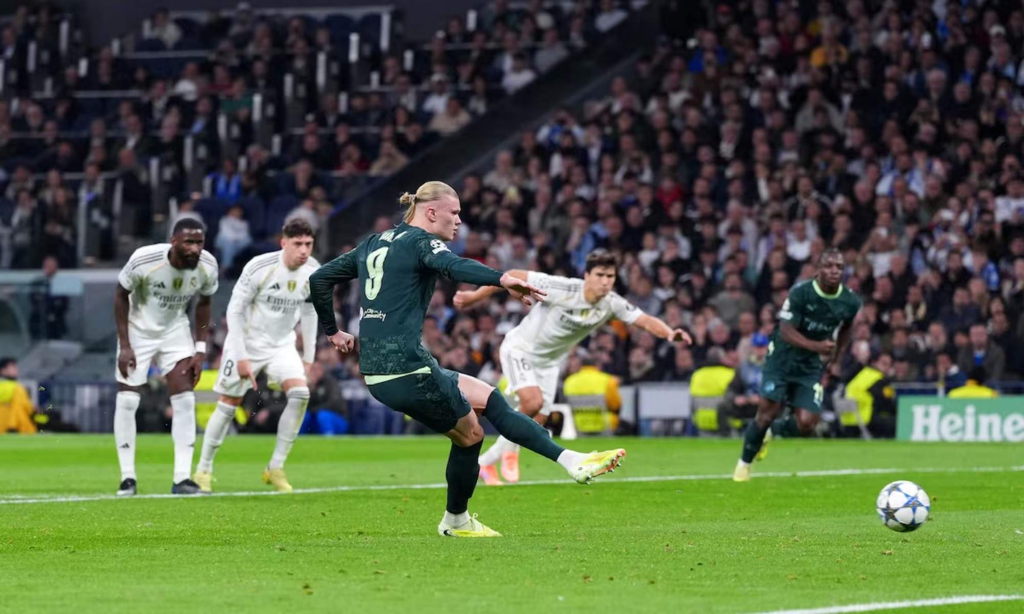 Haaland se rinde al Bernabéu y confiesa que quiere volver pronto: "Me encanta"