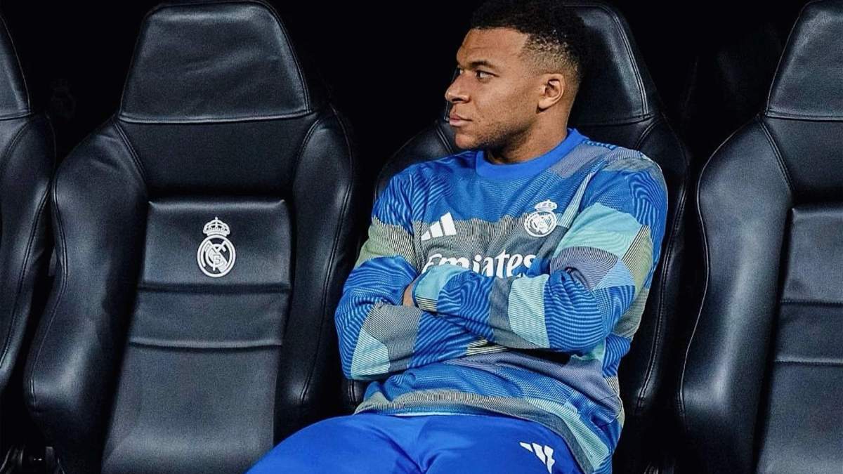 Mbappé en el banquillo Mbappé en el banquillo