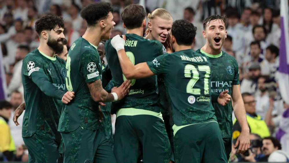 Erling Haaland, celebrando, junto a sus compañeros, su gol contra el Real Madrid.