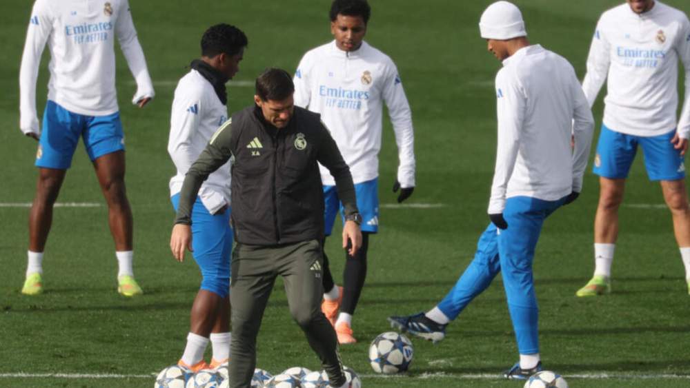 Xabi Alonso, durante un entrenamiento del Real Madrid en Valdebebas esta semana. Xabi Alonso, durante un entrenamiento del Real Madrid en Valdebebas esta semana.