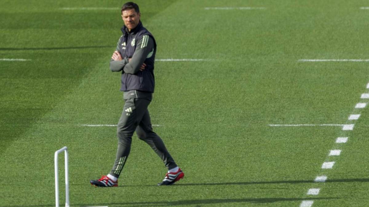 Xabi Alonso durante un entrenamiento en Valdebebas 