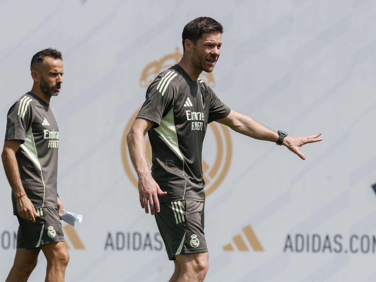 Xabi Alonso jugando un partido con el Real Madrid. Xabi Alonso jugando un partido con el Real Madrid.