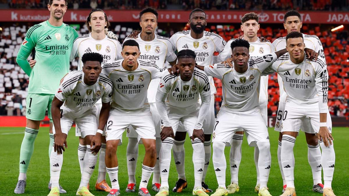 Once del Real Madrid en un partido. Once del Real Madrid en un partido.