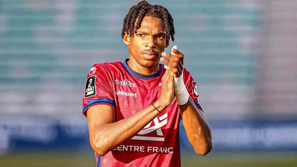 Jeremy Jacquet con el Stade Rennes Jeremy Jacquet con el Stade Rennes