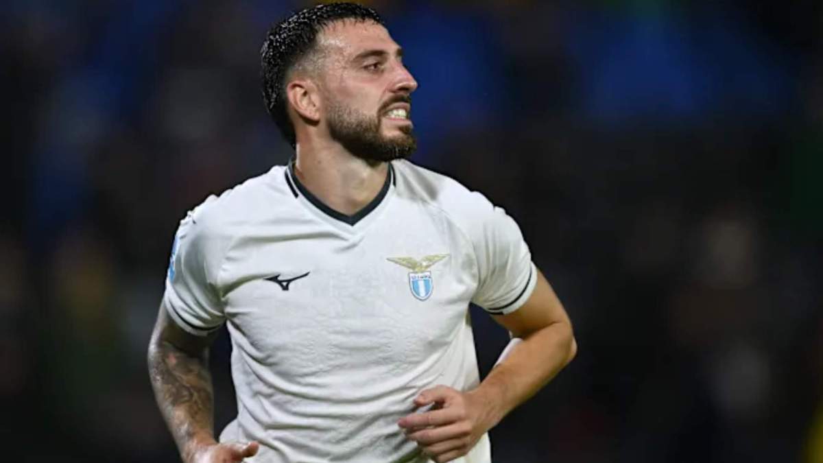 Mario Gila, en un partido con la Lazio.