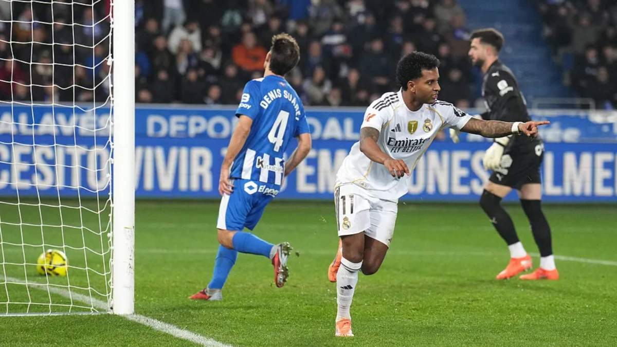 Rodrygo Goes, festejando el segundo gol del Real Madrid ante el Alavés. Rodrygo Goes, festejando el segundo gol del Real Madrid ante el Alavés.