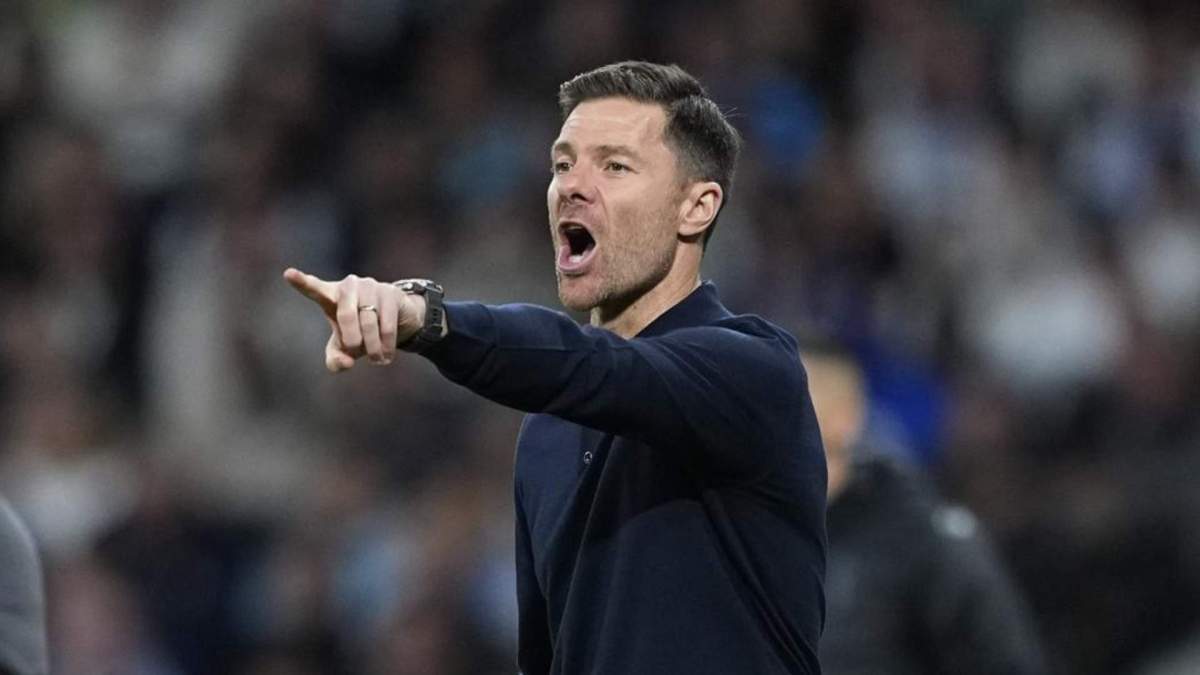 Xabi Alonso durante el Alavés Real Madrid