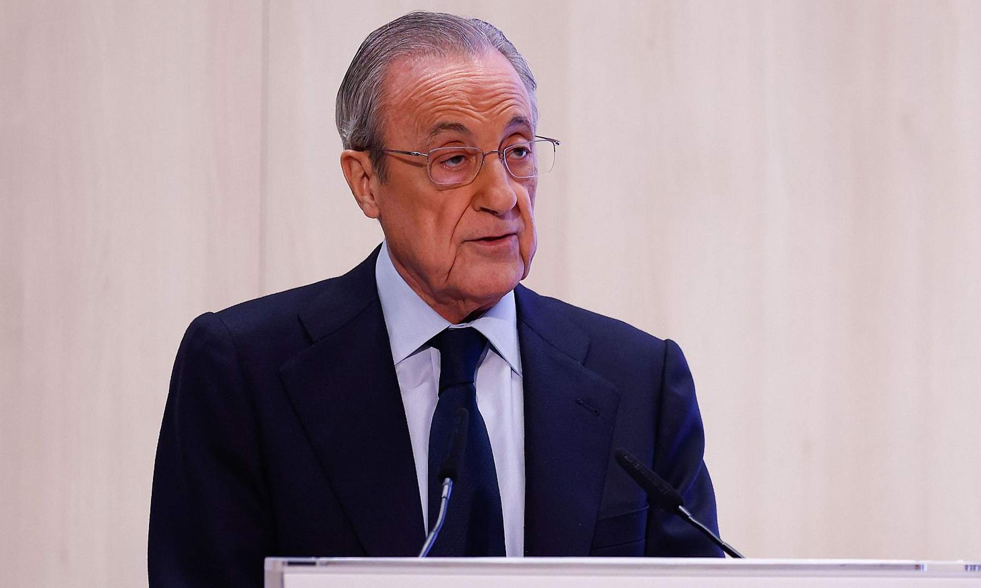 Florentino Pérez dando un discurso.