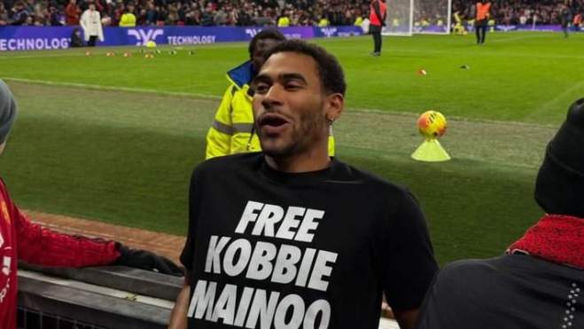 El hermano de Mainoo pide que el United lo libere