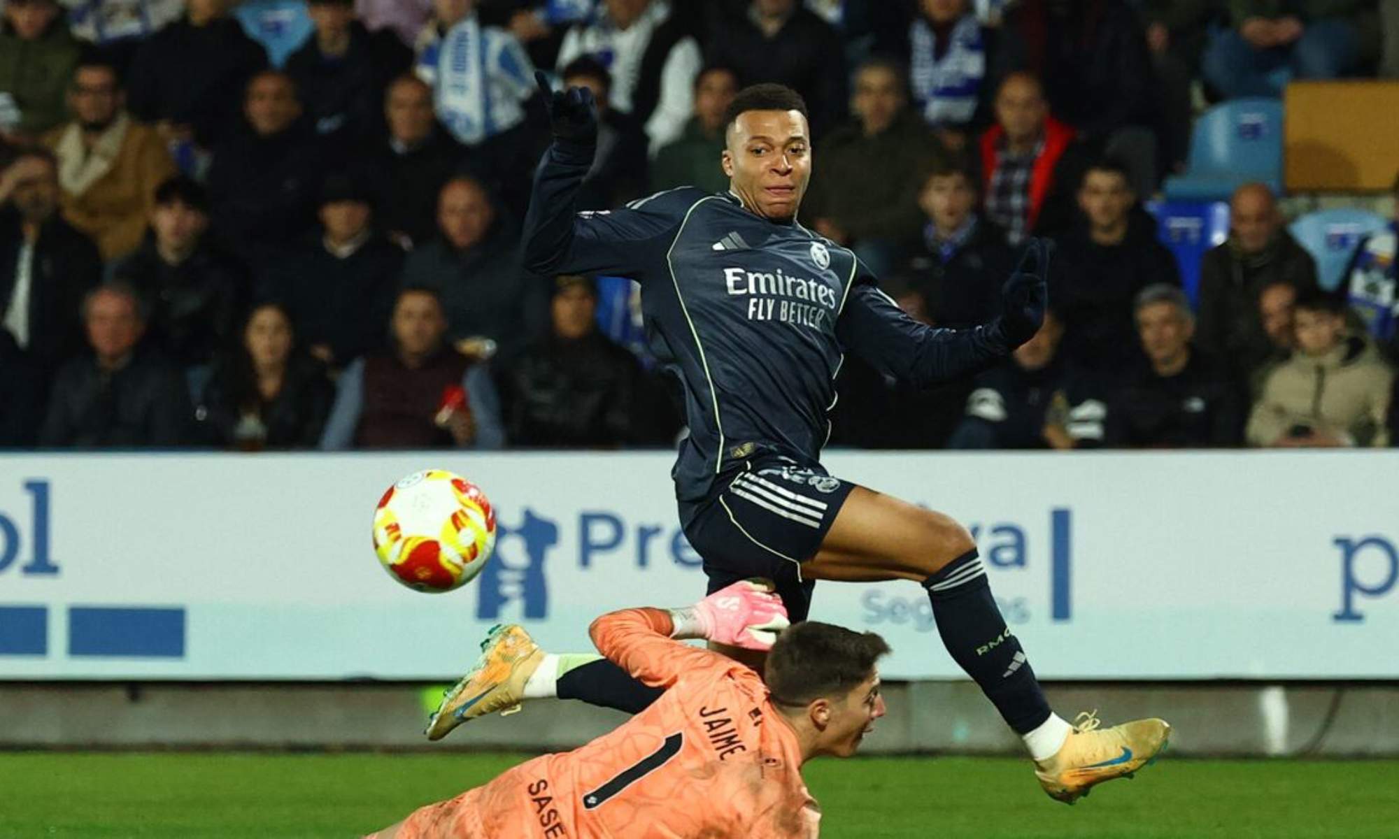 Kylian Mbappé, en una ocasión de gol en el partido de esta noche ante el Talavera.
