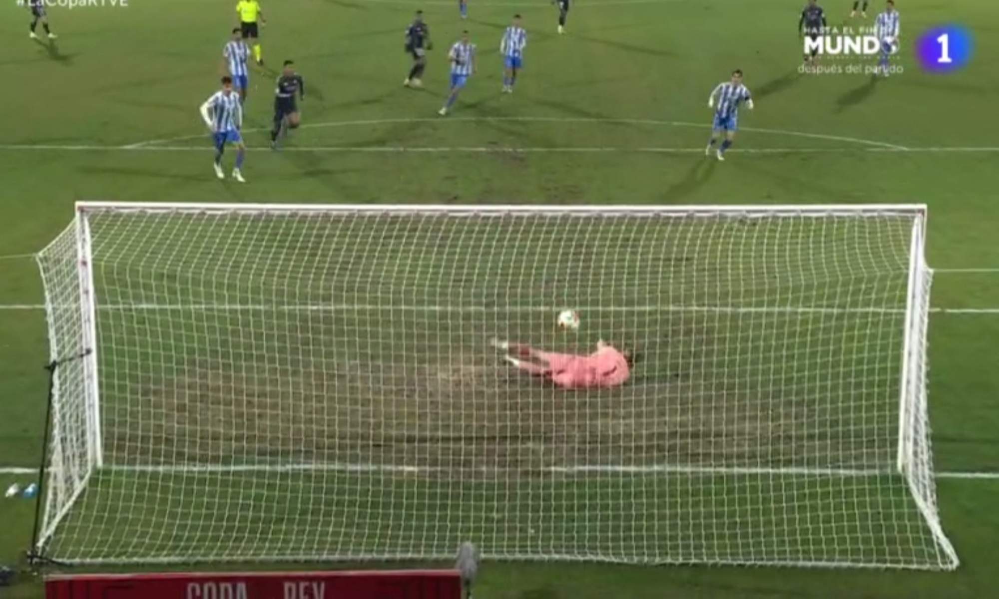 Mbappé cierra el partido con la ayuda del portero del Talavera