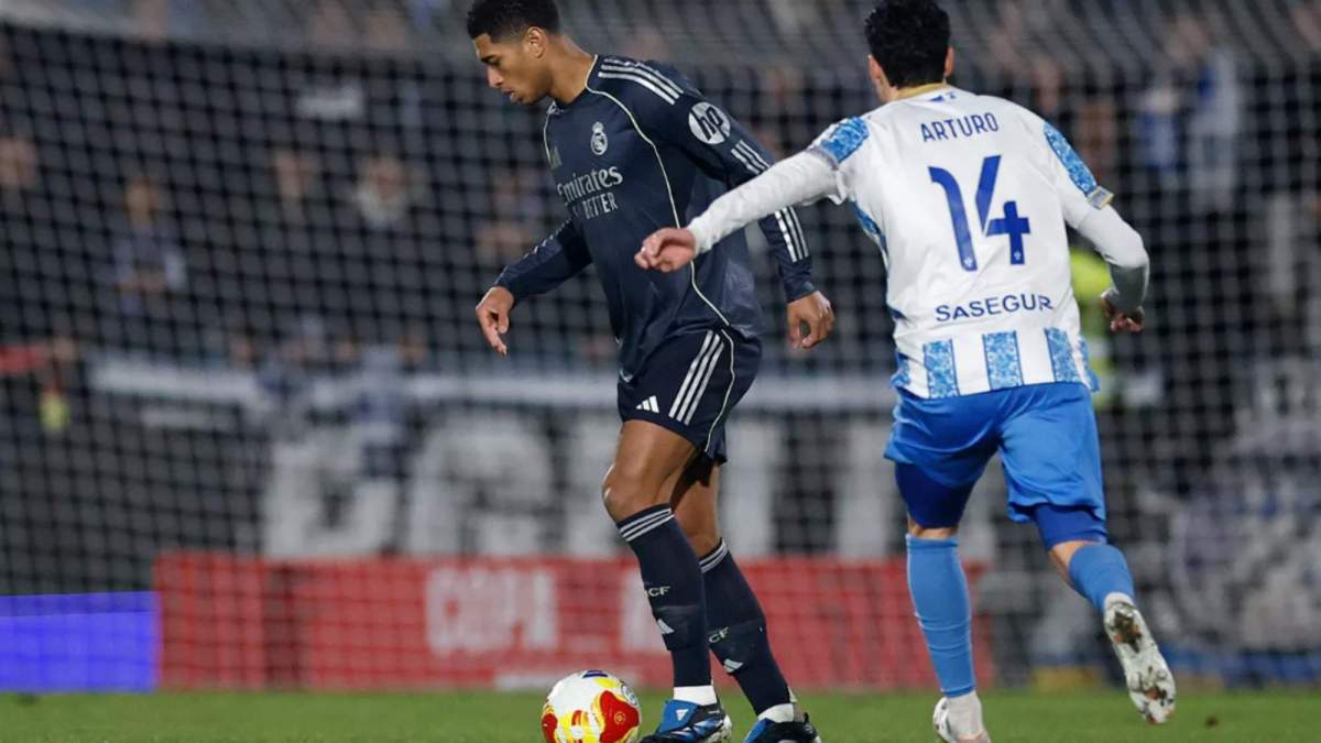 Bellingham durante el partido de Copa frente al Talavera Bellingham durante el partido de Copa frente al Talavera