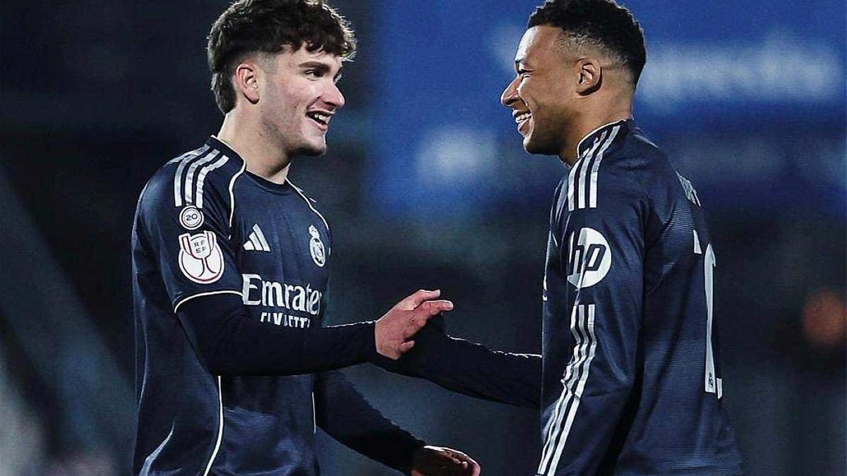 Jorge Cestero y Kylian Mbappé en el partido del Real Madrid. Jorge Cestero y Kylian Mbappé en el partido del Real Madrid.