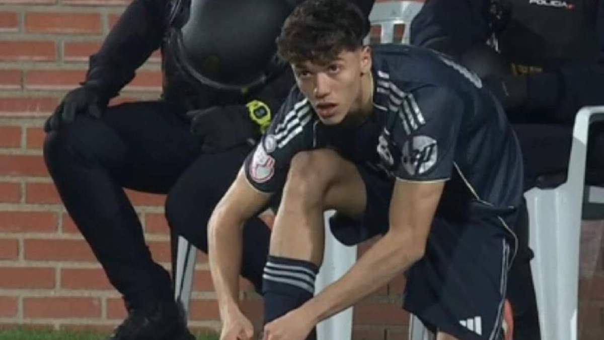 Thiago Pitarch se quedó sin jugar ante el Talavera después de estar listo para saltar al césped.