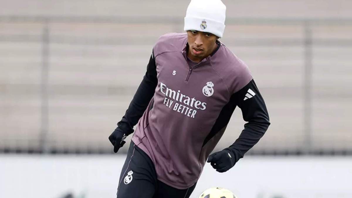 Jude Bellingham, durante una parte de la sesión del Real Madrid en Valdebebas este viernes.