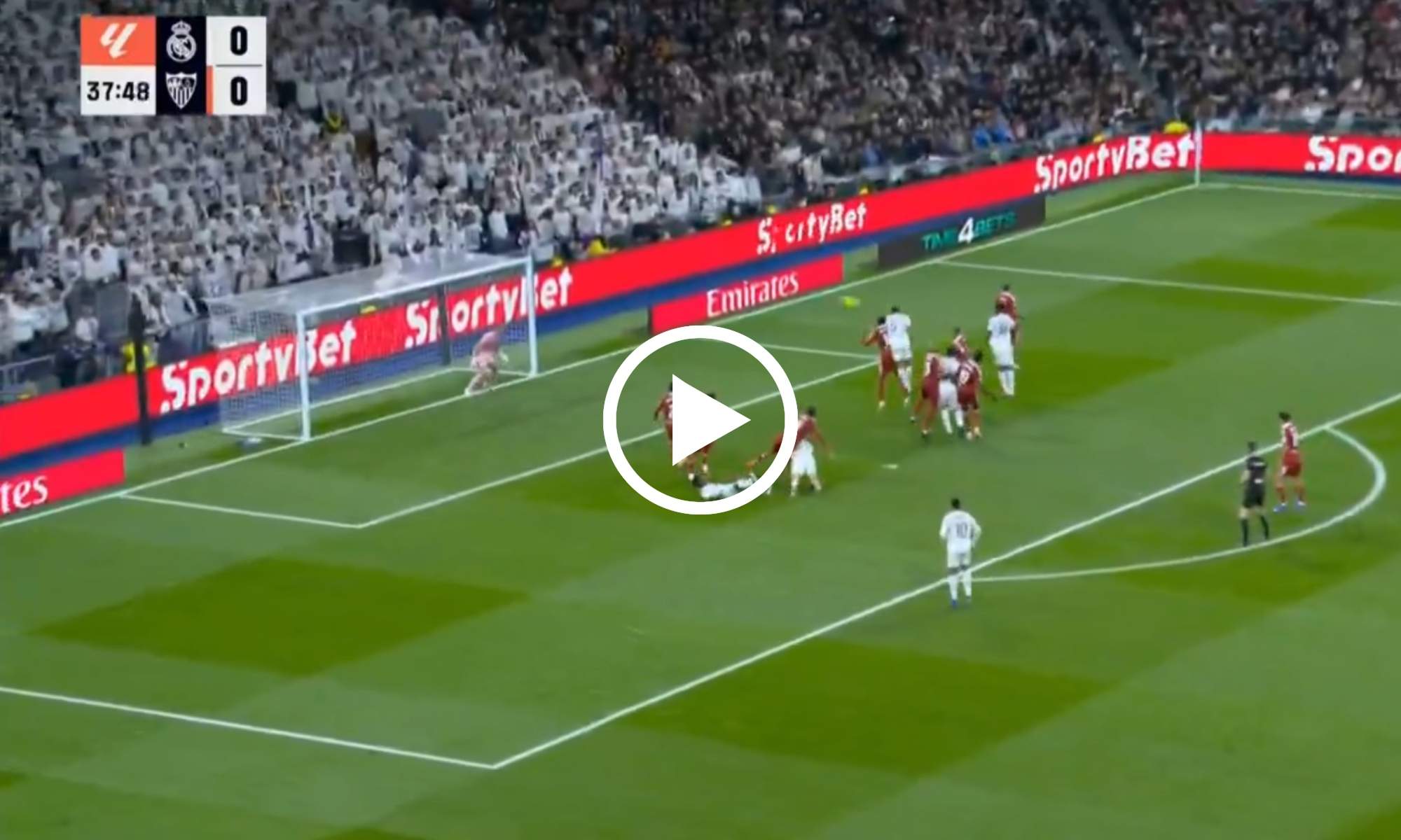 Bellingham adelanta al Real Madrid en el Bernabéu