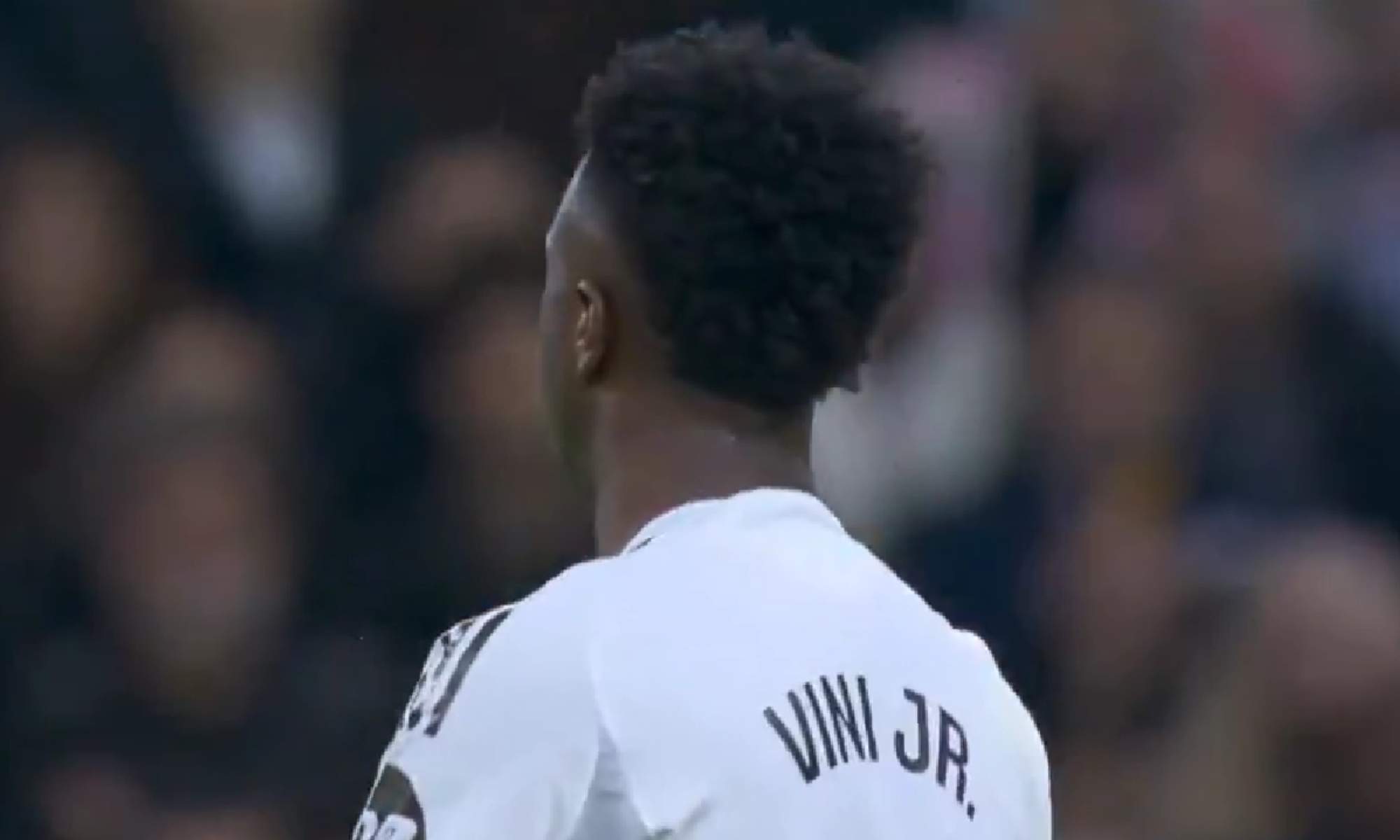 La reacción de Vinicius a los pitos del Bernabéu