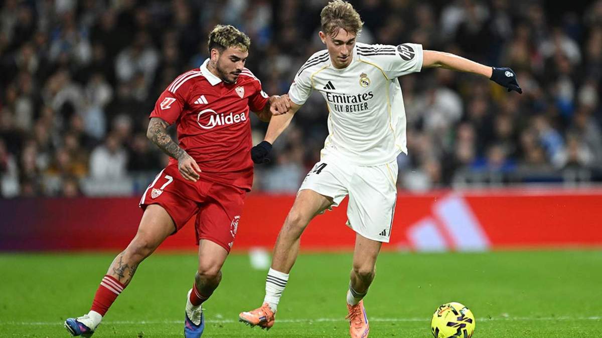 Dean Huijsen jugando contra el Sevilla. Dean Huijsen jugando contra el Sevilla.