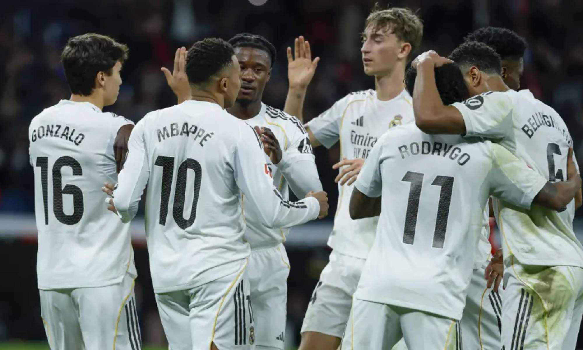 Algunos jugadores del Real Madrid, celebrando un gol durante un partido de este curso.