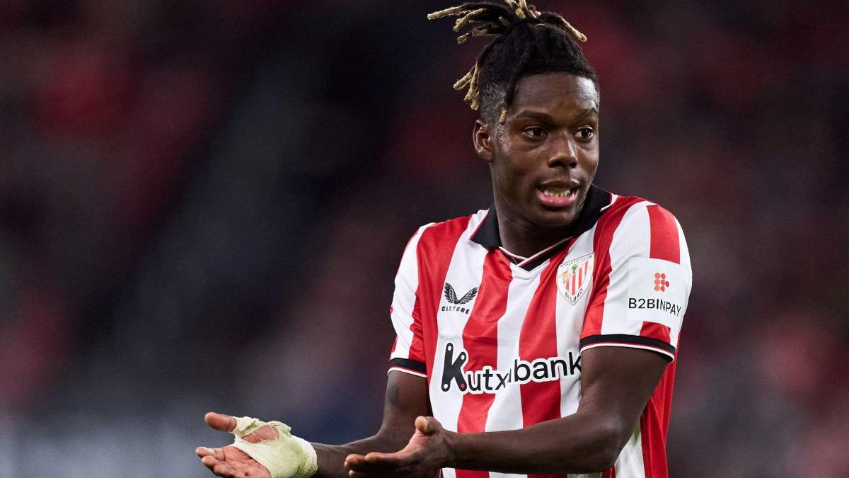 Nico Williams jugando un partido con el Athletic Club.