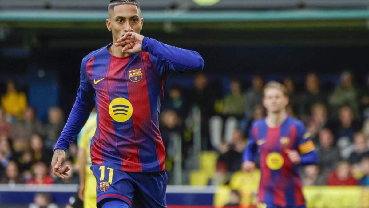 Raphinha celebrando su gol contra el Villarreal. 