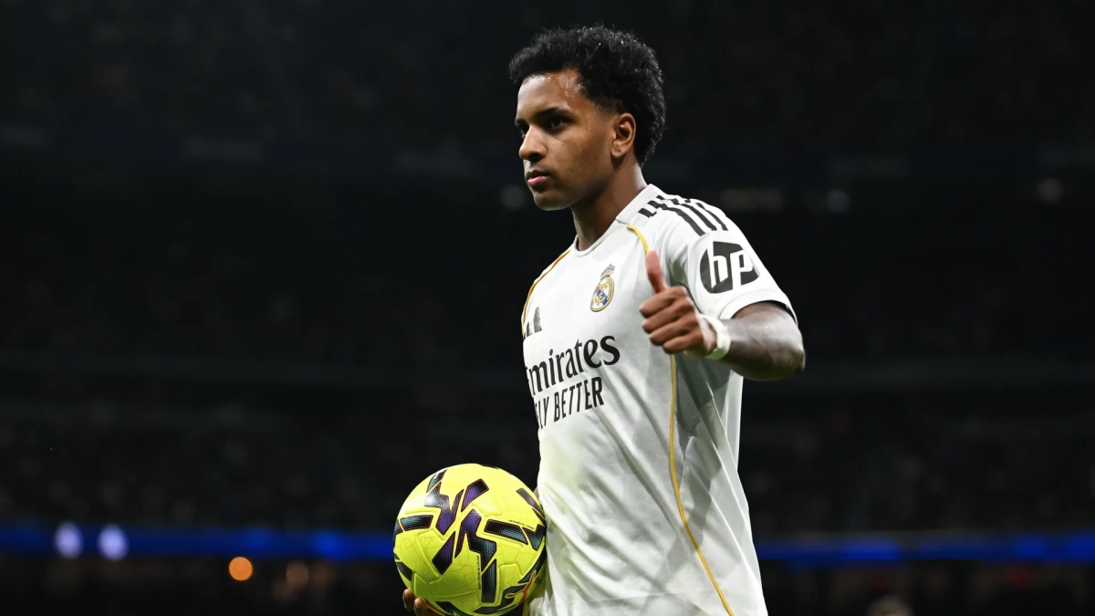 Rodrygo Goes jugando un partido con el Real Madrid.