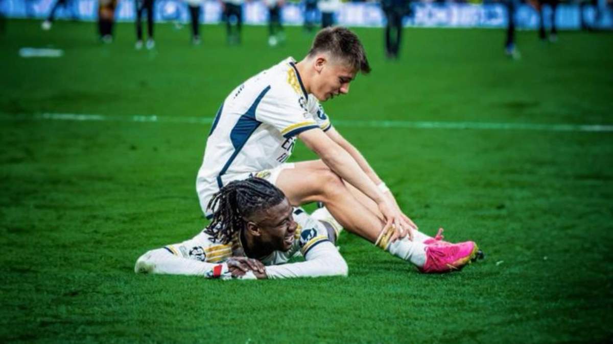 Arda Güler y Camavinga después de ganar la última Champions