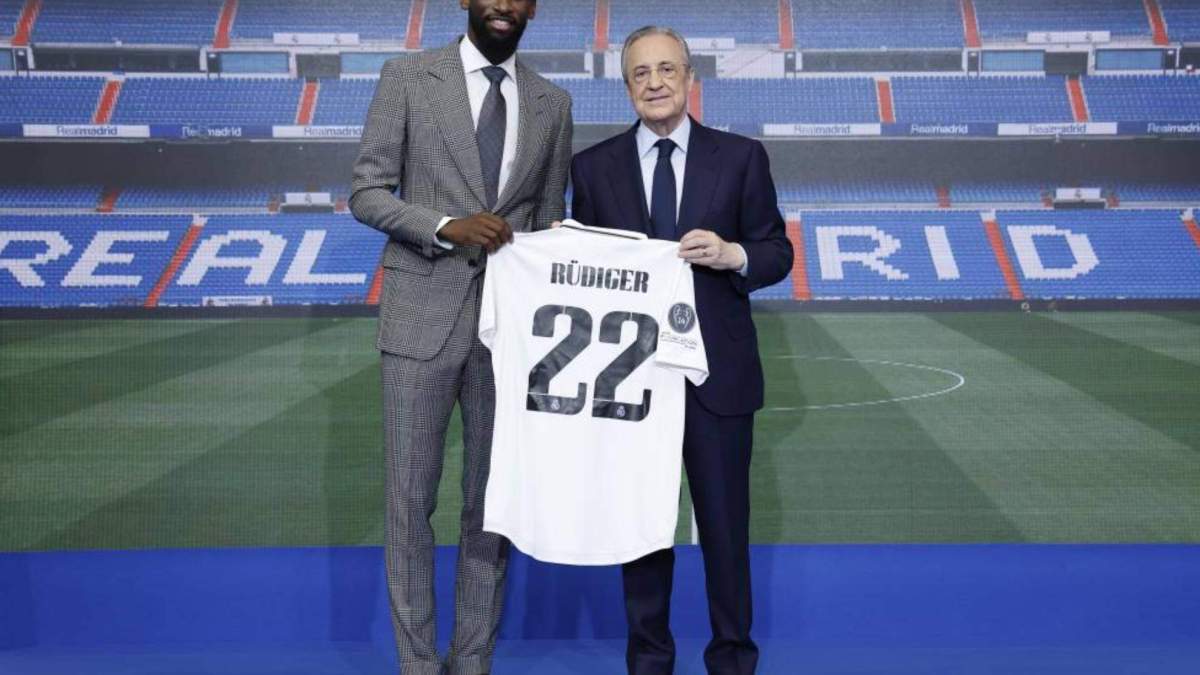 Rüdiger junto a Florentino en su presentación