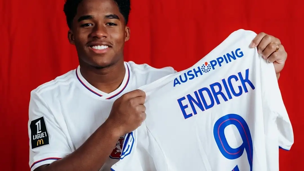 Endrick jugando un partido con el Olympique de Lyon. 
