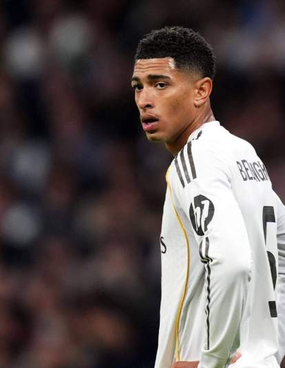 Jude Bellingham disputando un partido con el Real Madrid.