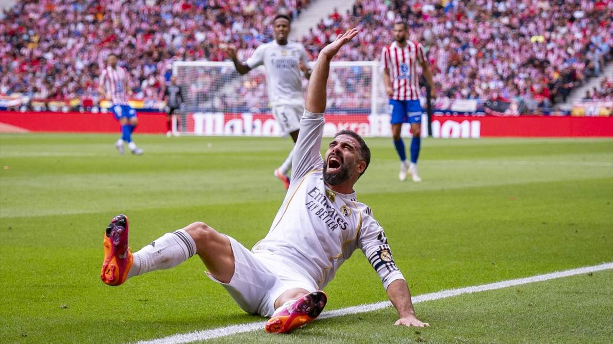 Dani Carvajal jugando un partido contra el Atlético de Madrid en esta temporada. 