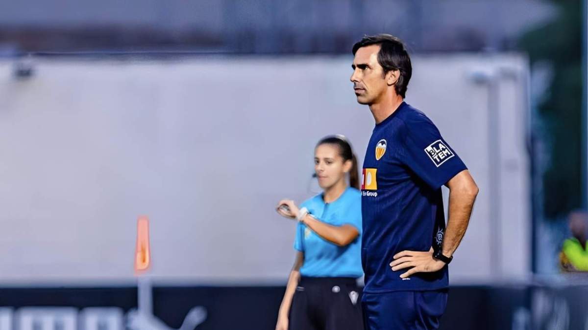 Fernando Martín como entrenador del Valencia