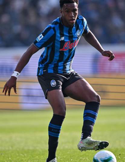 Ahanor disputando un partido con el Atalanta. 