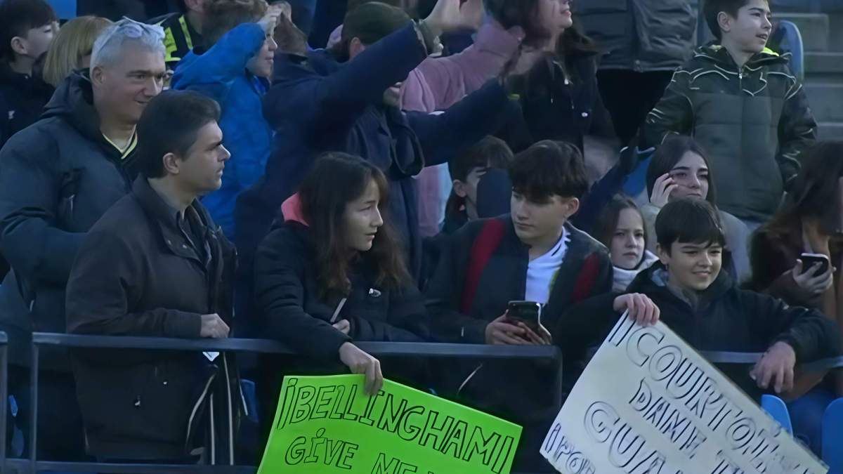 Aficionados del Real Madrid en Valdebebas. Aficionados del Real Madrid en Valdebebas.
