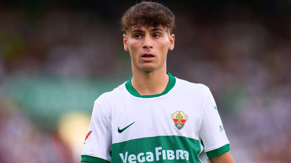 Rodrigo Mendoza disputando un partido con el Elche. Rodrigo Mendoza disputando un partido con el Elche.