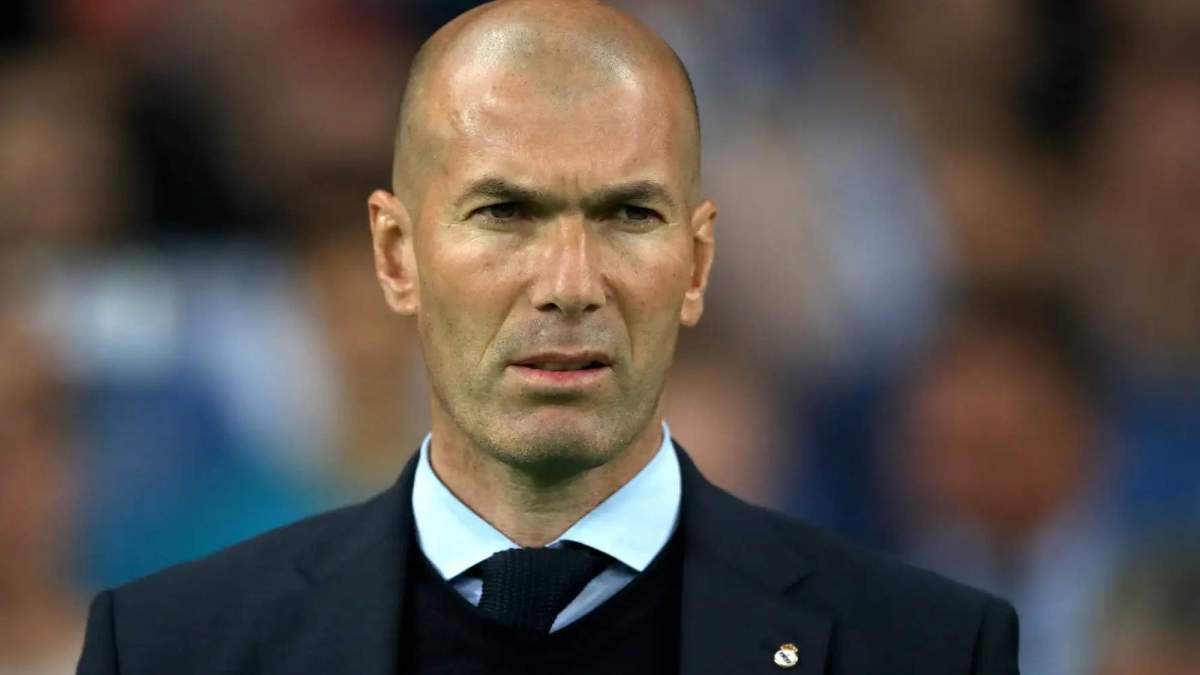 Zinedine Zidane entrenando al Real Madrid.