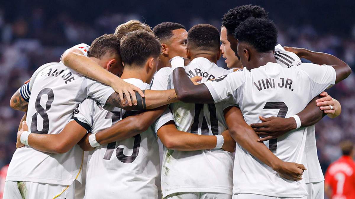 Jugadores del Real Madrid celebrando el 1 0 Jugadores del Real Madrid celebrando el 1 0