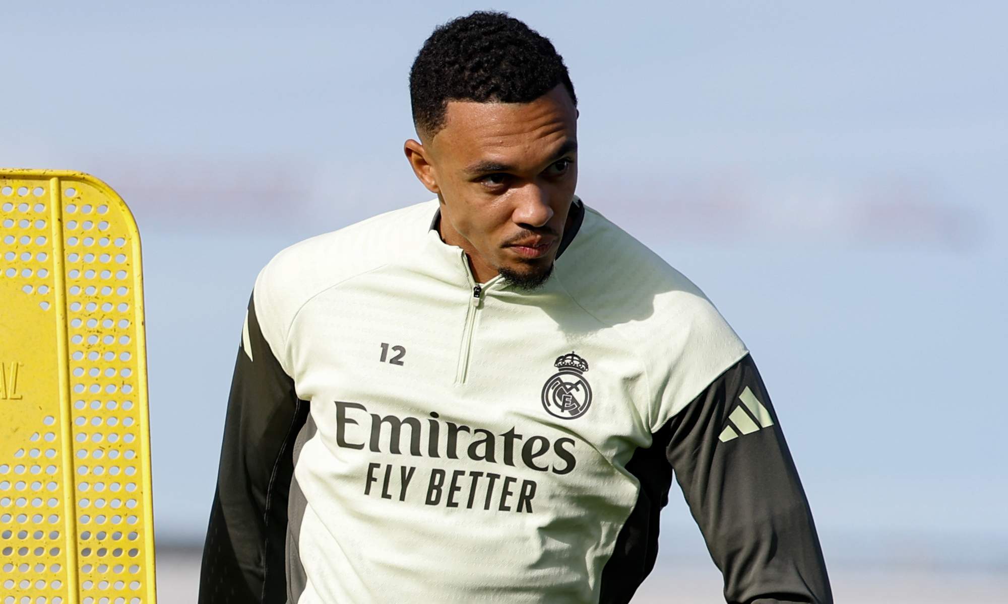 Trent Alexander-Arnold durante un entrenamiento con el Real Madrid.