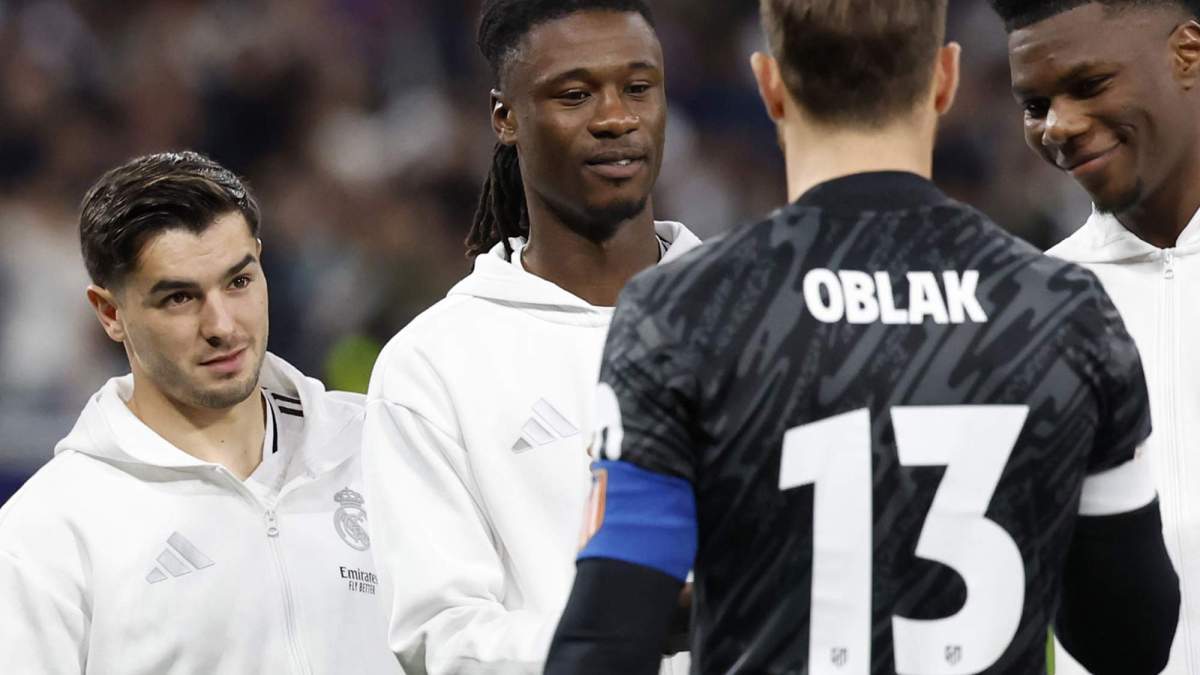 Brahim Díaz y Eduardo Camavinga durante un partido del Real Madrid. 