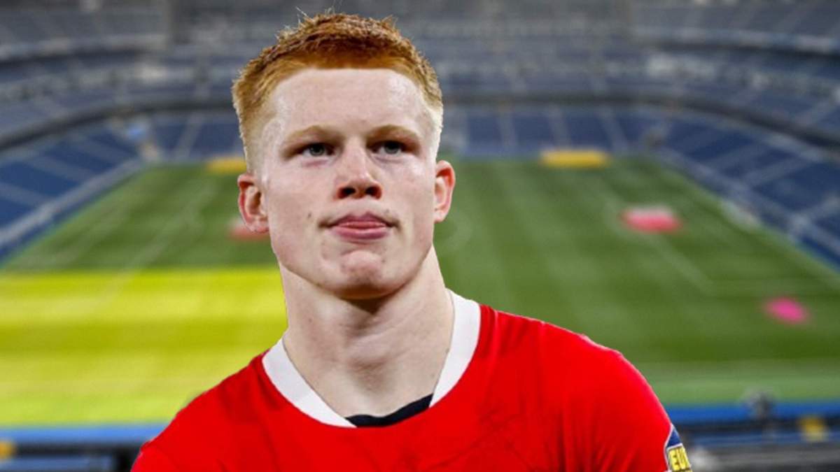Kees Smit con la camiseta de AZ Alkmaar y el Santiago Bernabéu.