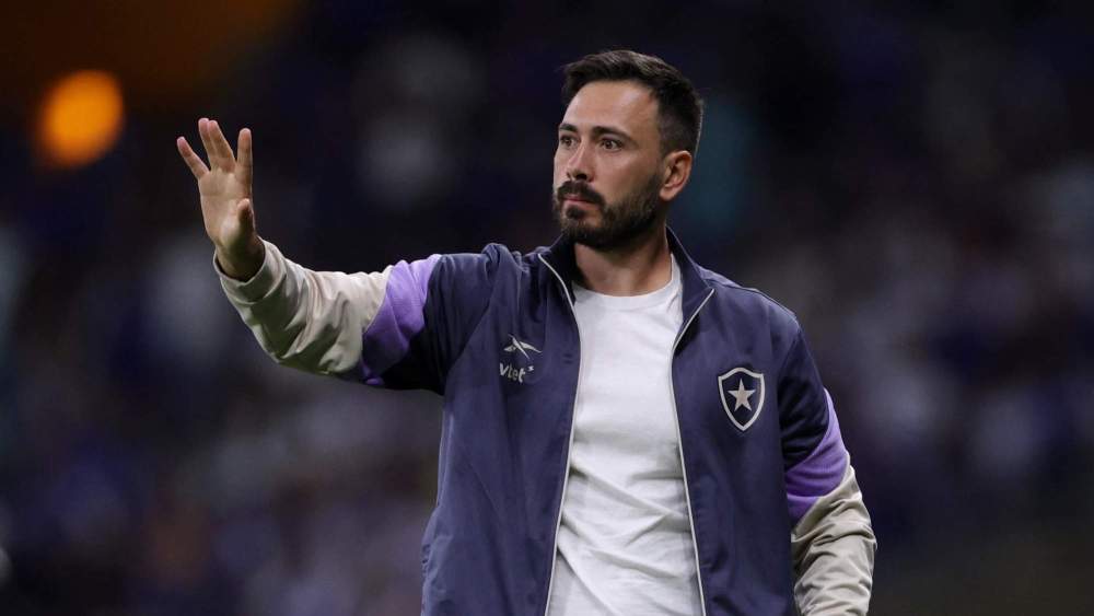 Davide Ancelotti, dirigiendo al Botafogo en un partido de hace unos meses.