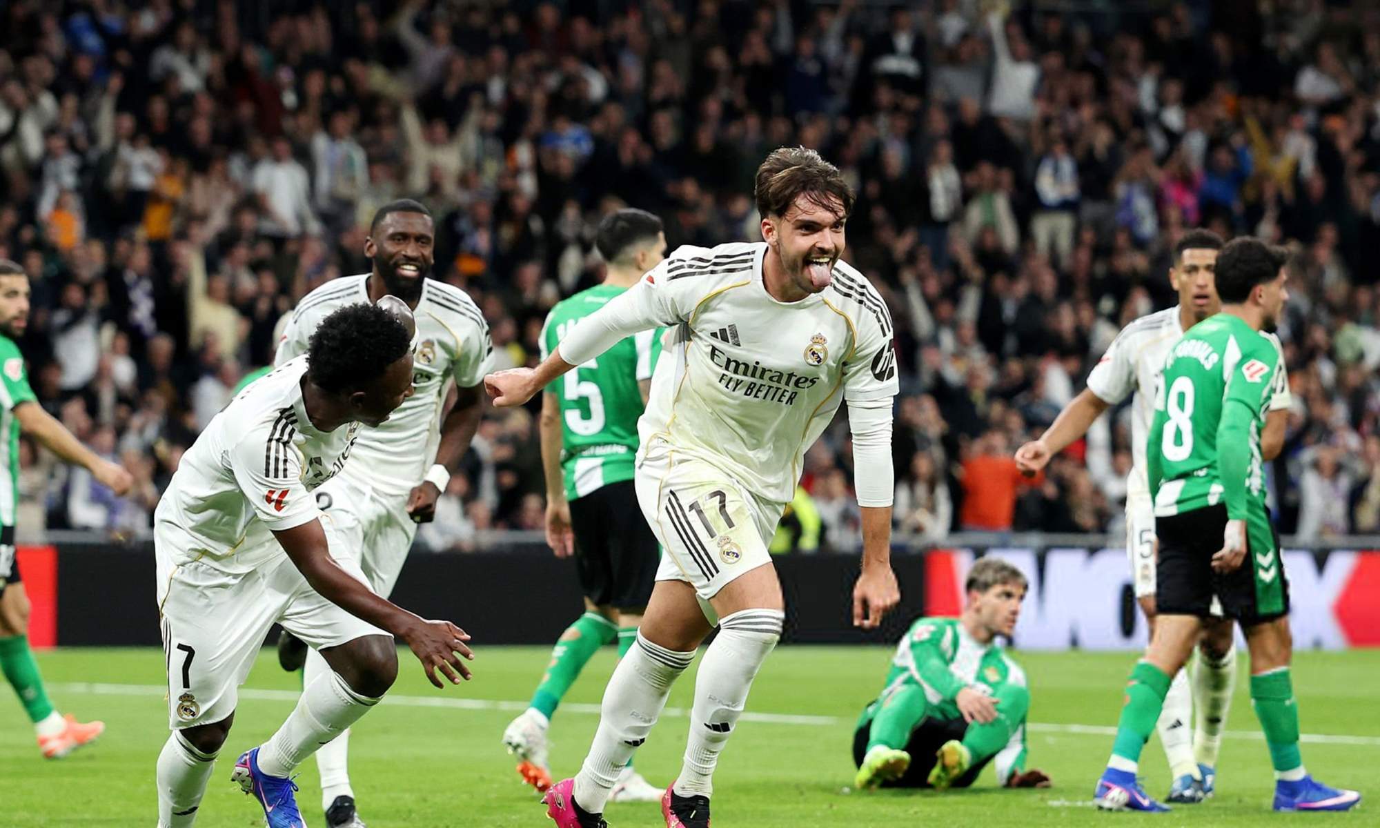 Raúl Asencio celebrando su gol contra el Betis.