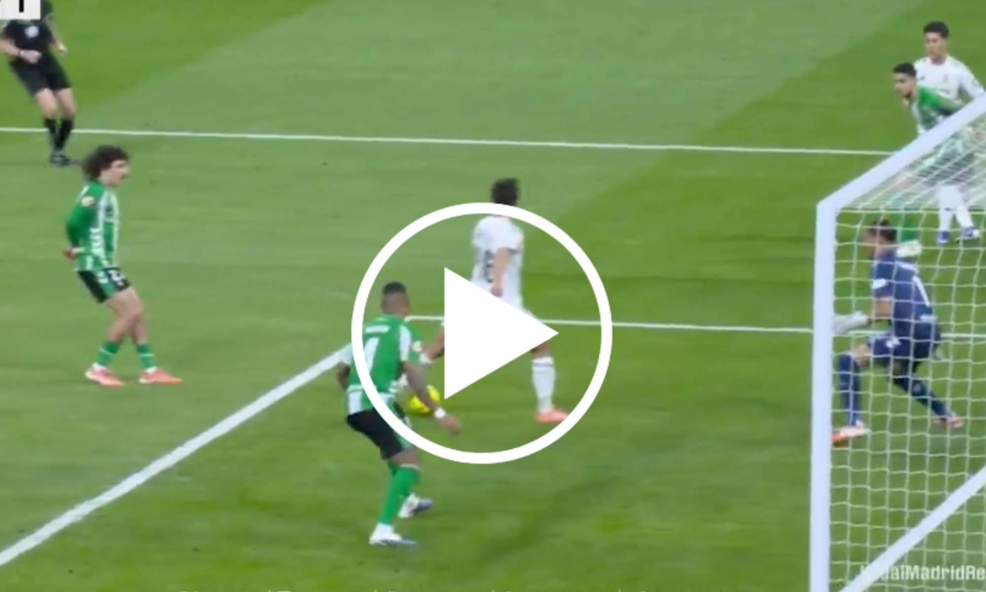 Gonzalo García ha marcado el cuarto gol del Real Madrid ante el Betis, el tercero en su cuenta personal.