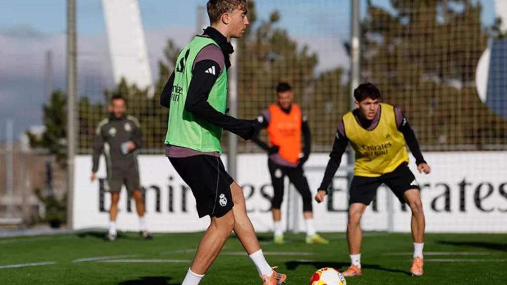 Dean Huijsen ha entrenado esta mañana en Valdebebas y volverá a estar disponible para Xabi Alonso. Dean Huijsen ha entrenado esta mañana en Valdebebas y volverá a estar disponible para Xabi Alonso.