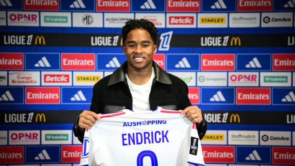 Endrick Felipe, posando con el '9', su dorsal en el Olympique de Lyon. Endrick Felipe, posando con el '9', su dorsal en el Olympique de Lyon.