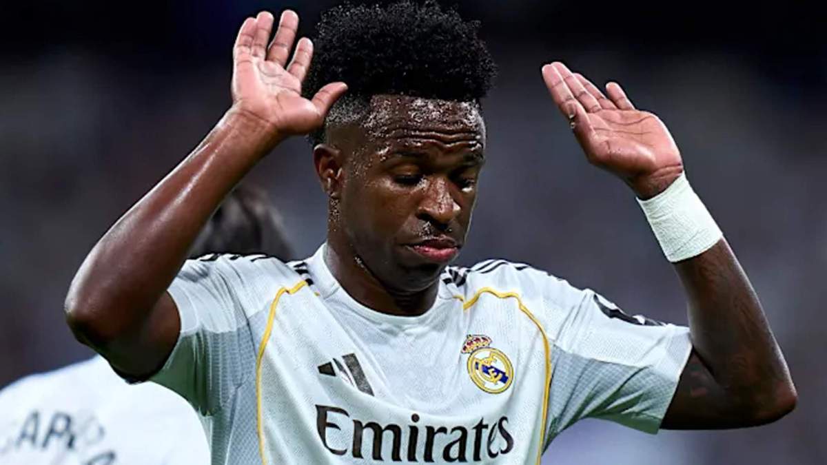 Vinícius Júnior disputando un partido con el Real Madrid.