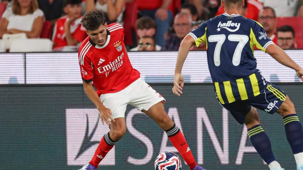 Rafael Obrador, en un partido con el Benfica.