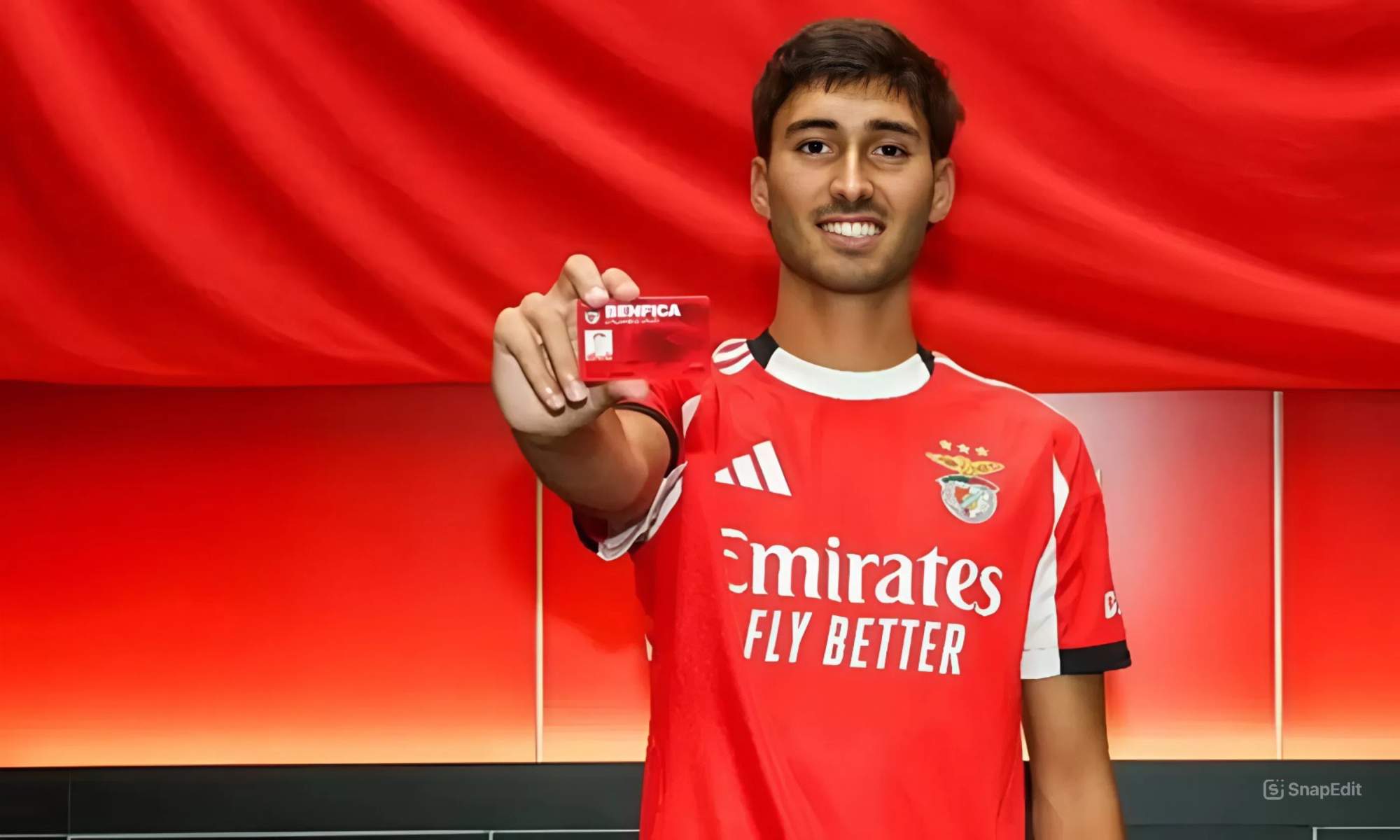 Rafael Obrador, en la presentación con el Benfica el pasado verano.