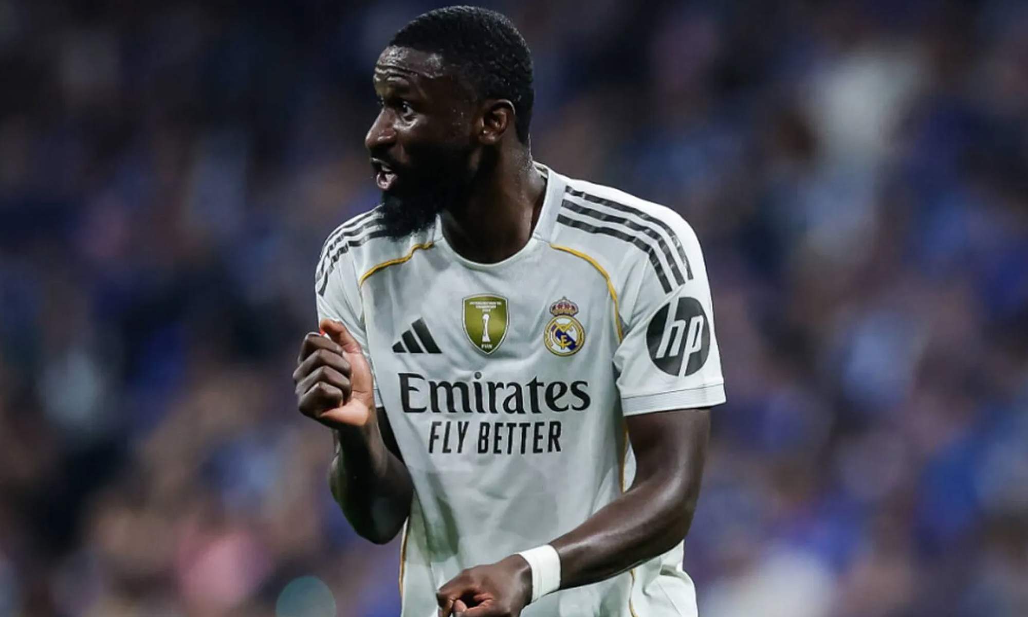 Antonio Rüdiger disputando un partido con el Real Madrid.