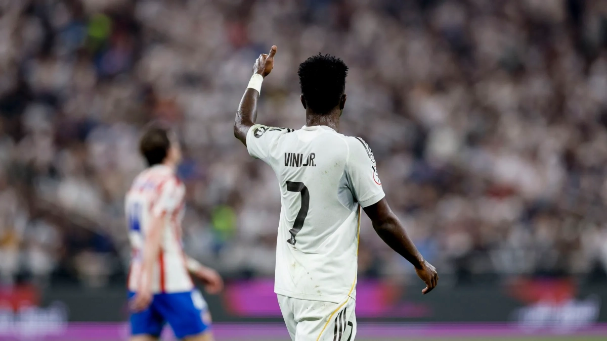 Vinicius durante el derbi en la Supercopa de España Vinicius durante el derbi en la Supercopa de España